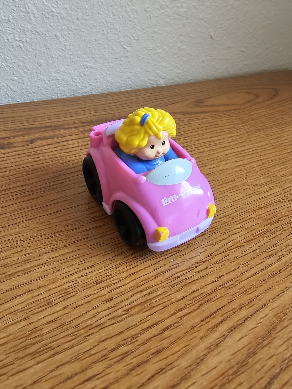 4/$10 Little People Fisher Price Wheelies Pink Car With Blond Girl Driver 2009